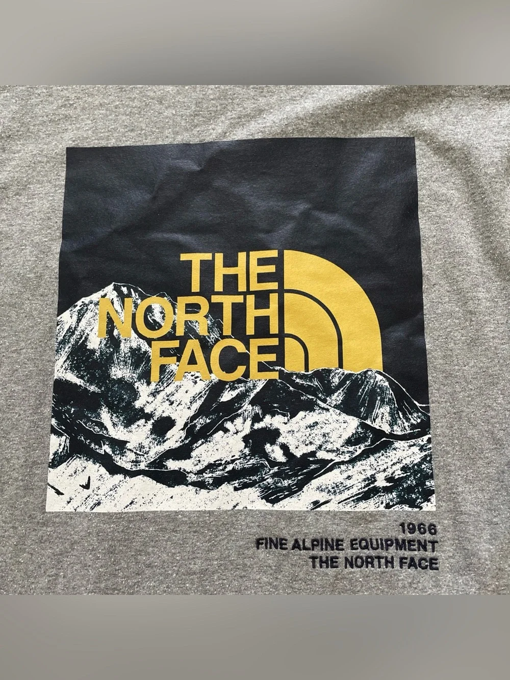 The North Face Logo Play Graphic Men's Crew Neck Long Sleeve T-Shirt Size Small